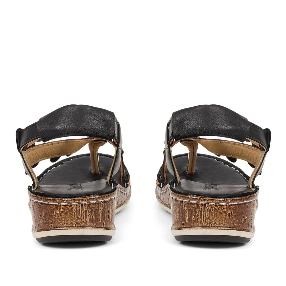 Embellished Leather Toe-Post Sandal - CAY29005 / 315 112