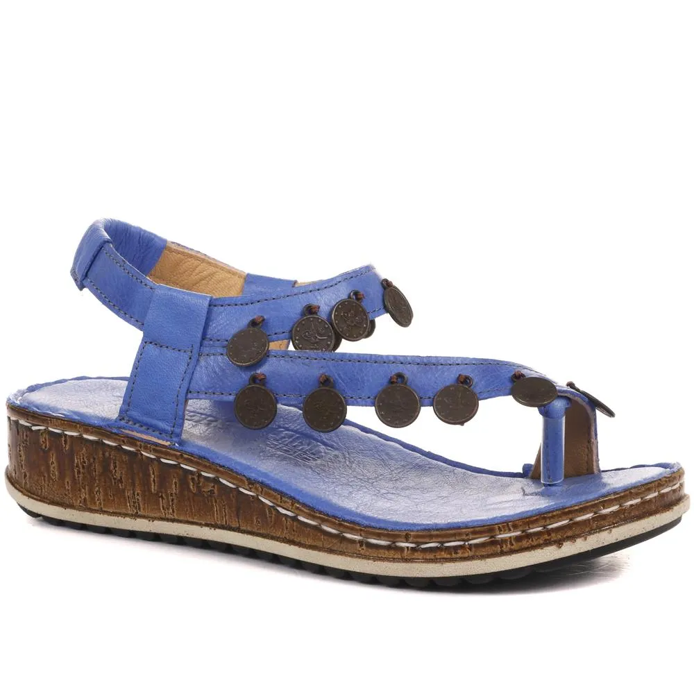 Embellished Leather Toe-Post Sandal - CAY29005 / 315 112
