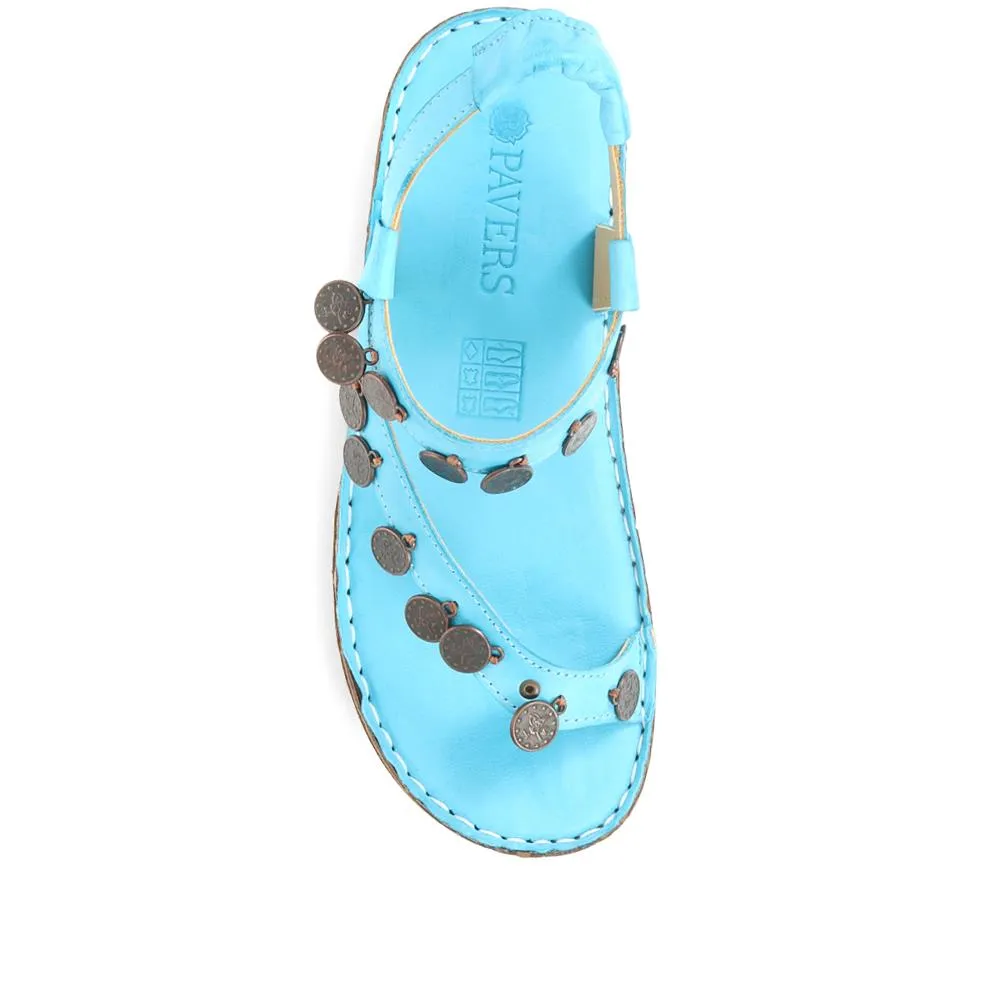 Embellished Leather Toe-Post Sandal - CAY29005 / 315 112