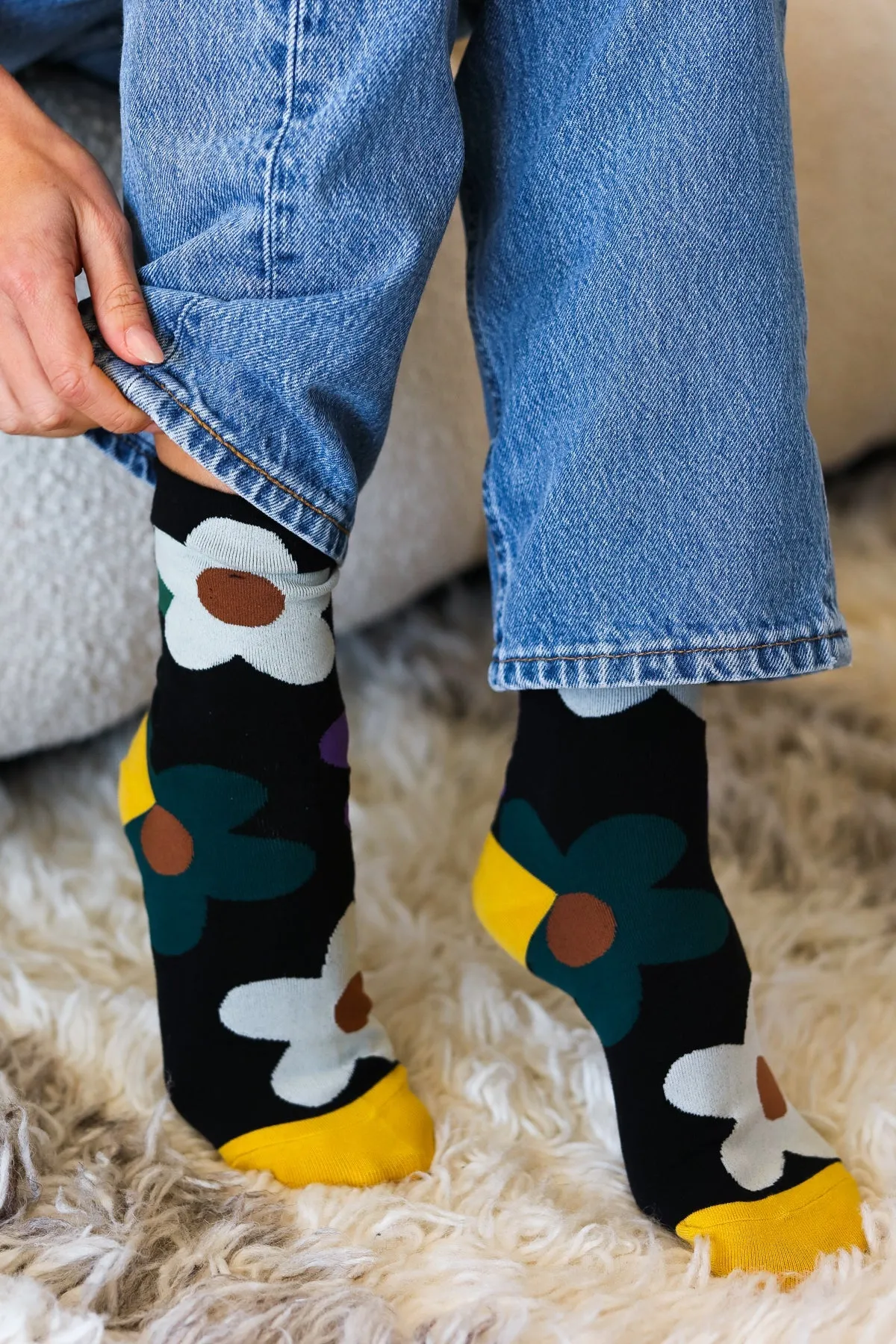 Explore More Collection - Black Floral Ankle Socks